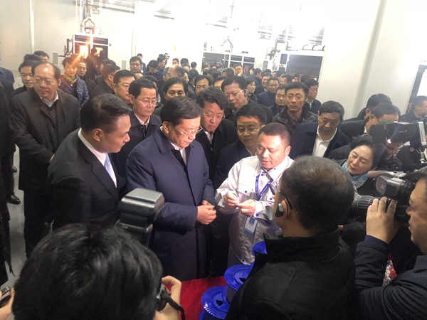 省委常委、市委書記王忠林到濟南新材料產(chǎn)業(yè)園區(qū)觀摩評議富通光纖預制棒（一期）項目